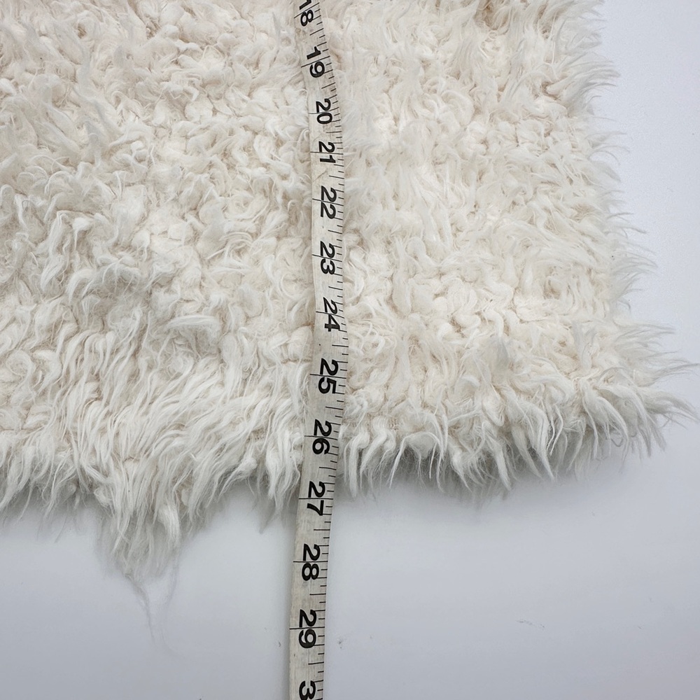 Self Esteem Faux Fur vest size medium creamy white‎ (A40) - Picture 8 of 8
